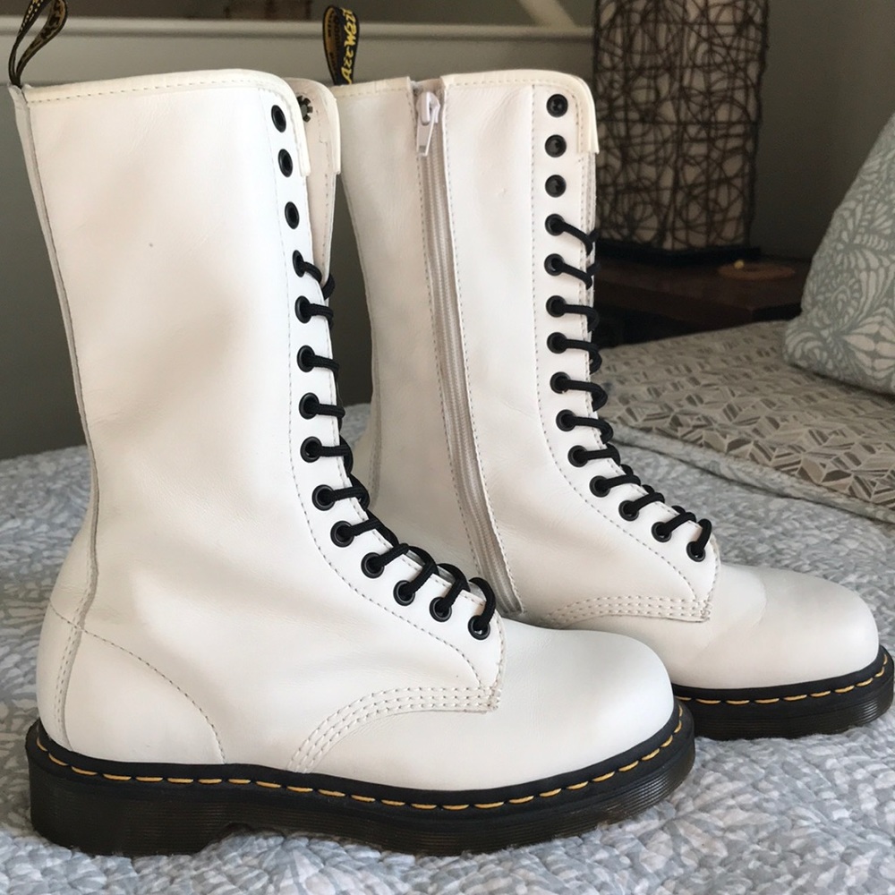 Dr. Martens white Size 9/EU 39